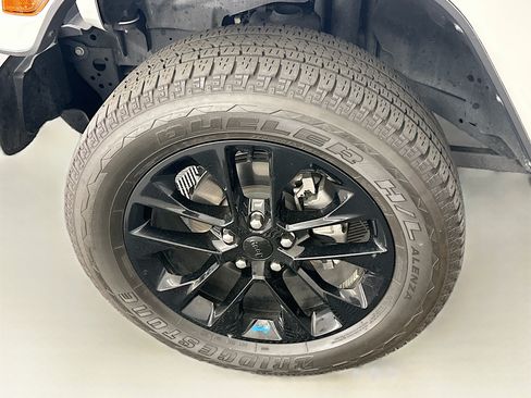 Used 2023 Jeep Wrangler Unlimited Sahara w/ Cold Weather Group AWD/4WD image 11