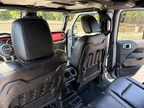 Used 2021 Jeep Wrangler Unlimited Rubicon AWD/4WD image 16