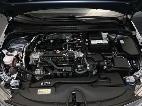Used 2025 Toyota Corolla LE w/ Convenience Package FWD image 17