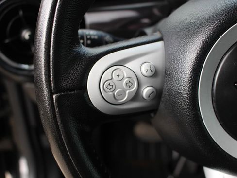 Used 2010 MINI Cooper Hardtop image 17