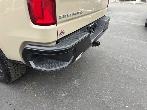 Used 2022 Chevrolet Silverado 1500 LT Trail Boss w/ Convenience Package II image 7