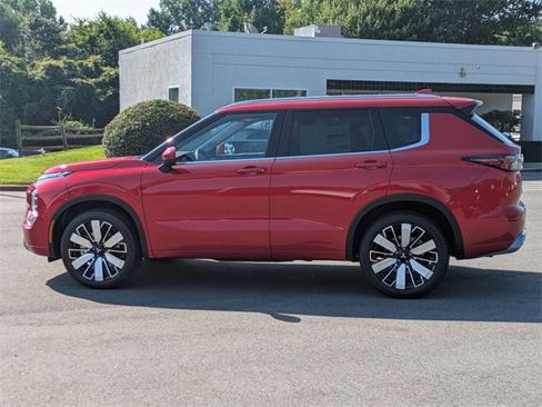 New 2025 Mitsubishi Outlander SEL image 6