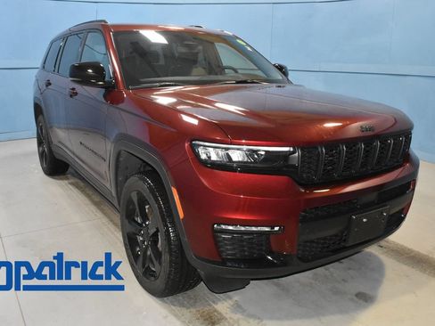 Used 2024 Jeep Grand Cherokee L Limited w/ Black Appearance Package AWD/4WD image 1