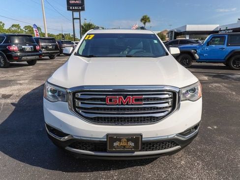Used 2017 GMC Acadia SLT FWD image 2