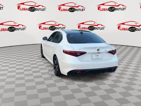 Used 2018 Alfa Romeo Giulia Ti Sport w/ Quick Order Package 22S Sport AWD/4WD image 7