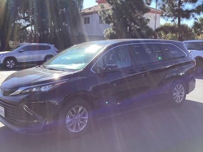 Used 2025 Toyota Sienna LE