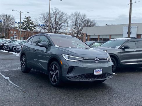 Certified 2024 Volkswagen ID.4 Pro S image 1