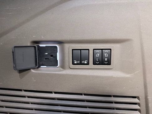 Used 2021 GMC Yukon Denali AWD/4WD image 46