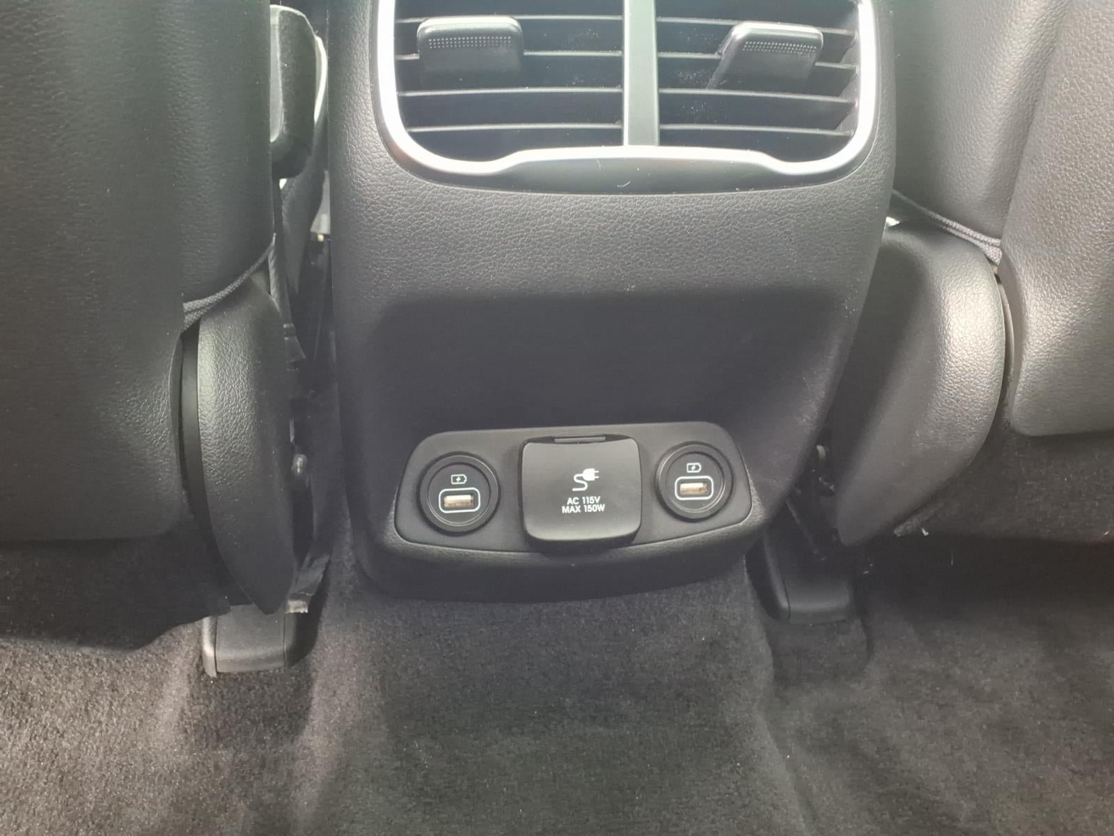 Used 2022 Hyundai Santa Fe Limited AWD/4WD image 16