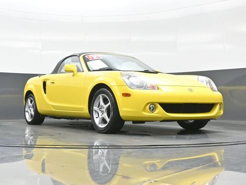 Used 2003 Toyota MR2 w/ Leather Pkg image 19