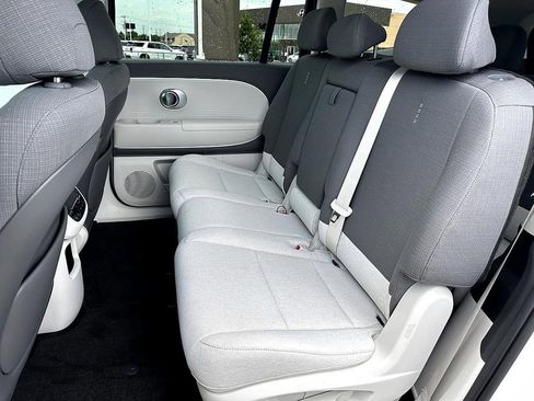 New 2026 Hyundai Ioniq 9 SE image 18