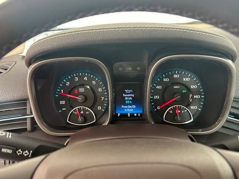 Used 2015 Chevrolet Malibu LT w/ Leather Package FWD image 4
