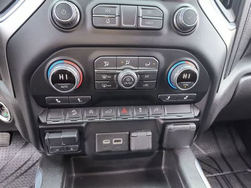 Used 2021 Chevrolet Silverado 1500 LT Trail Boss w/ Convenience Package II AWD/4WD image 18