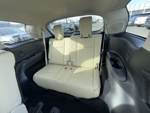 Used 2019 INFINITI QX60 Luxe w/ Essential Package image 18