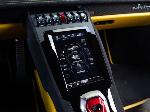 Used 2024 Lamborghini Huracan Tecnica image 25