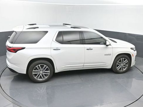 Used 2023 Chevrolet Traverse High Country FWD image 34