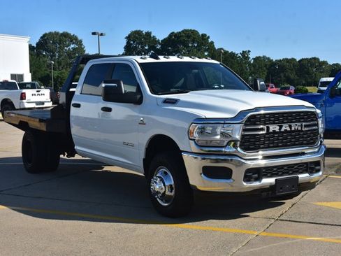 Used 2024 RAM 3500 SLT w/ Quick Order Package 2YG SLT AWD/4WD image 3