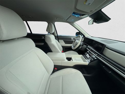 Used 2024 Hyundai Santa Fe SE image 11