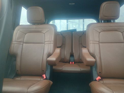 Used 2023 Lincoln Aviator Reserve image 32