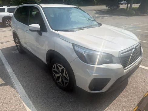 Used 2021 Subaru Forester Premium AWD/4WD image 8