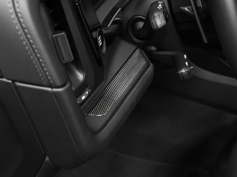 Certified 2026 Porsche Cayenne Turbo GT AWD/4WD image 38