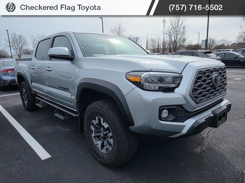 Used 2023 Toyota Tacoma TRD Off-Road w/ Advanced Technology Package image 3