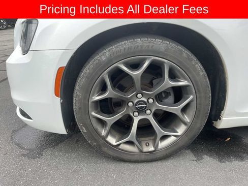 Used 2015 Chrysler 300 S RWD image 2