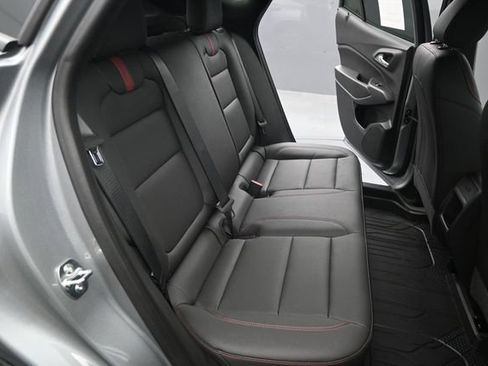 Used 2026 Chevrolet Trax RS w/ Sunroof Package FWD image 15