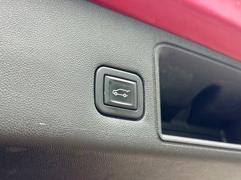 Used 2020 GMC Terrain Denali w/ Denali Premium Package FWD image 28