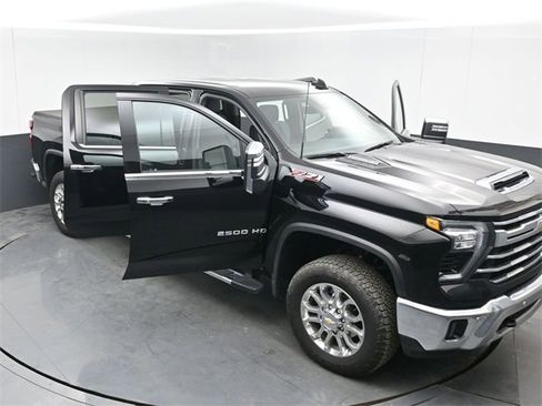 Used 2025 Chevrolet Silverado 2500 LTZ w/ LTZ Convenience Package image 49