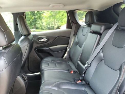 Used 2023 Jeep Cherokee Altitude Lux image 5