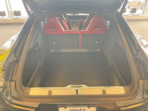 Used 2023 Porsche Panamera image 37