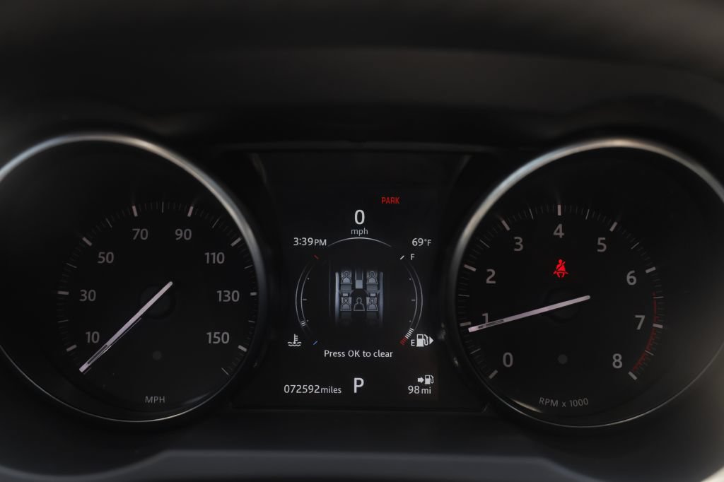 Used 2018 Land Rover Range Rover Evoque SE AWD/4WD image 46