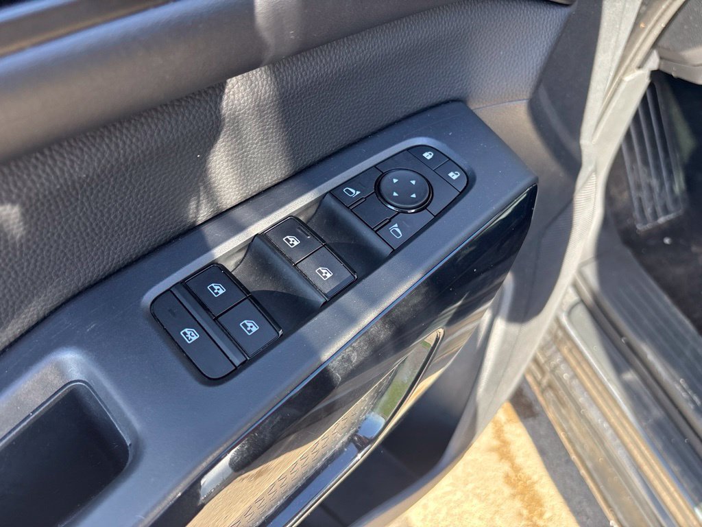 Used 2025 Nissan Pathfinder SV AWD/4WD image 12