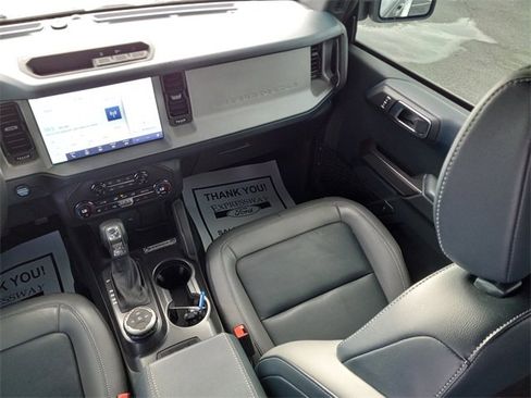 Used 2024 Ford Bronco Outer Banks image 15