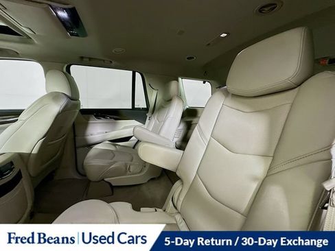 Used 2020 Cadillac Escalade Premium Luxury AWD/4WD image 31