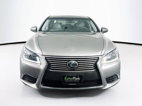 Used 2017 Lexus LS 460 w/ Ultra Luxury Package RWD image 2