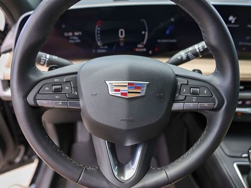 Certified 2024 Cadillac XT4 Luxury FWD image 11