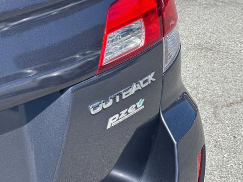 Used 2014 Subaru Outback 2.5i Limited AWD/4WD image 25