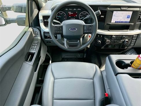 New 2025 Ford F550 4x4 Crew Cab image 14