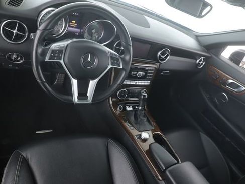 Used 2015 Mercedes-Benz SLK 250 image 17
