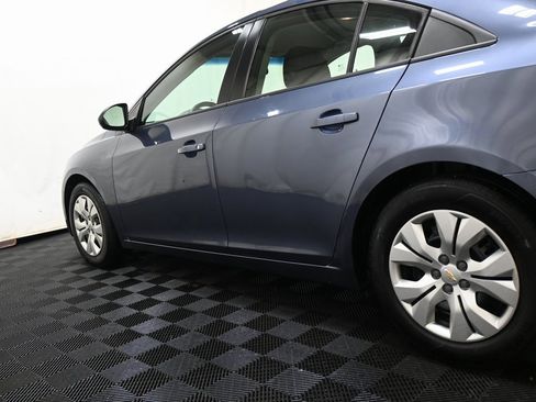 Used 2013 Chevrolet Cruze LS image 7