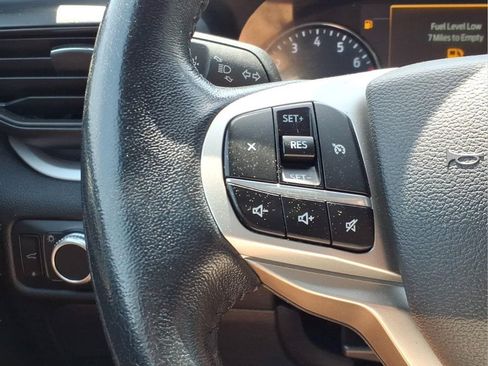 Used 2022 Ford Explorer XLT AWD/4WD image 27