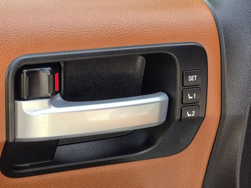 Used 2017 Toyota Sequoia Platinum RWD image 30