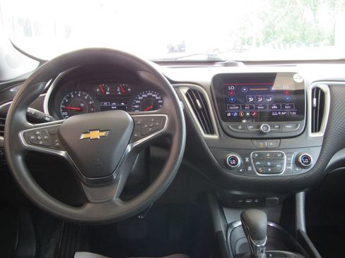 Used 2023 Chevrolet Malibu LT FWD image 5