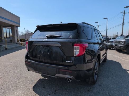 Certified 2022 Ford Explorer XLT w/ Equipment Group 202A AWD/4WD image 5