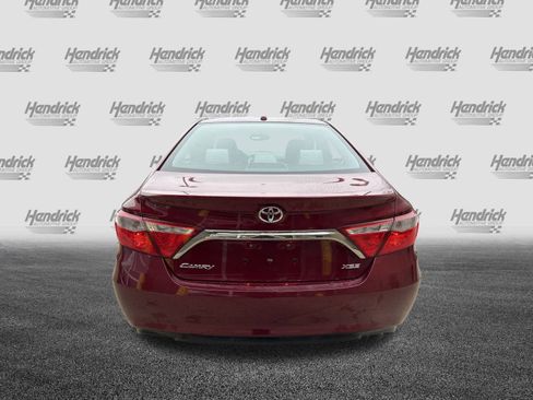 Used 2015 Toyota Camry XSE image 9