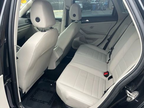 Used 2024 Volkswagen Jetta SE w/ Panoramic Sunroof Package image 14