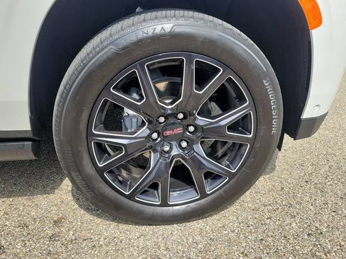 Used 2024 GMC Yukon Denali w/ Denali Reserve Package AWD/4WD image 5