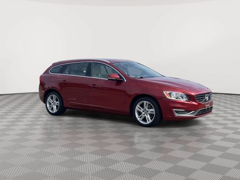 Used 2015 Volvo V60 T5 Premier AWD/4WD image 2
